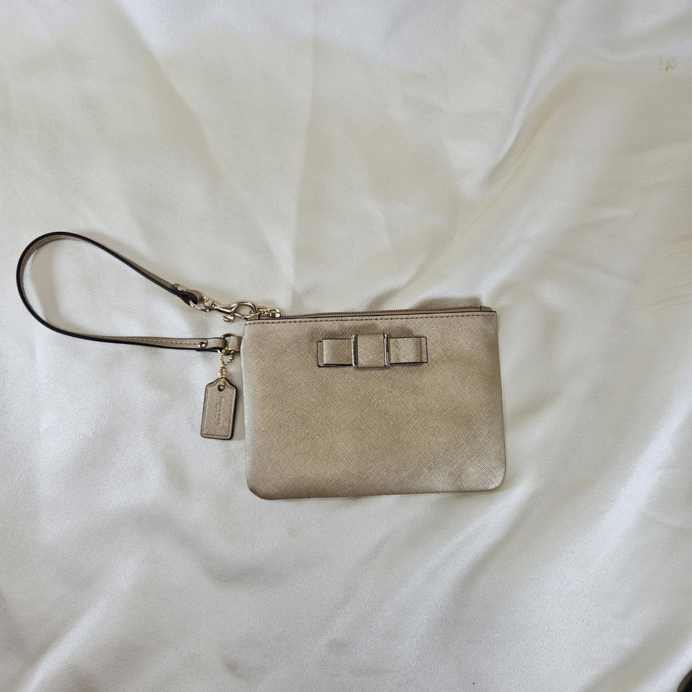 Coach gold saffiano leather wristlet F51672